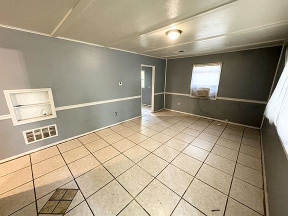 2nd image of 3643 Dumas St