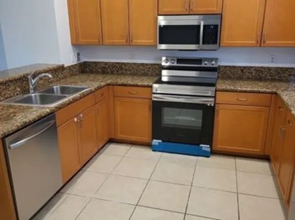 1033 NE 17th Way #402, Fort Lauderdale, FL 33305