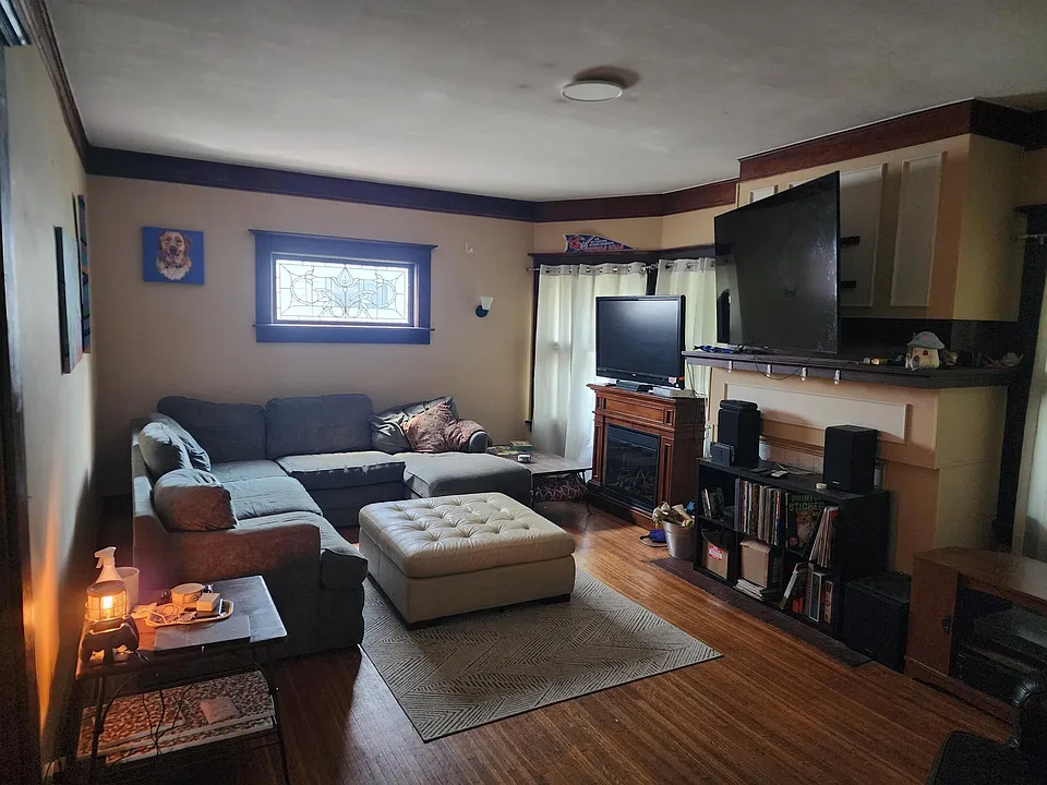 Living area/space #1
