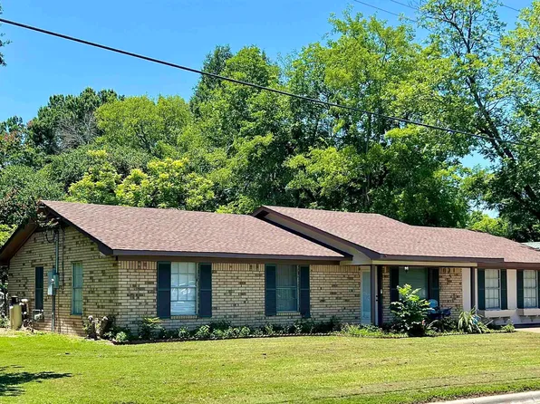 315 N Daniels St, Carthage, TX 75633