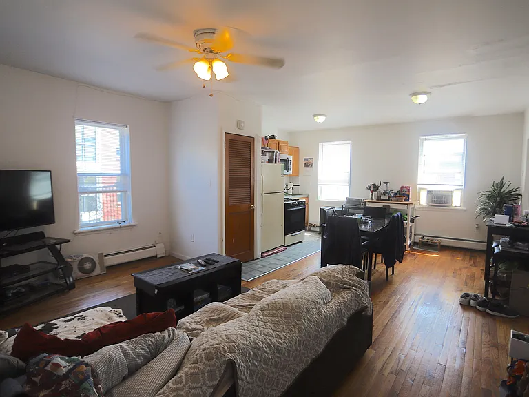 423 Jackson St #3 — Photo 6