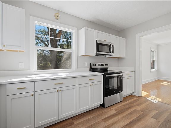 4th image of 503 E Chestnut St