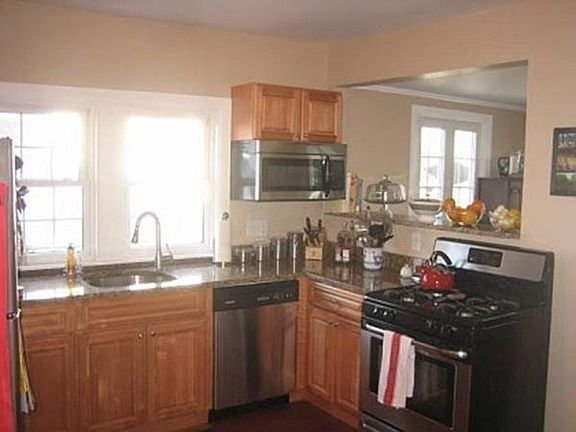 4th image of 94 Whitin Ave #1
