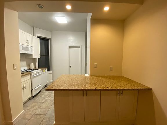 2nd image of 311 W 55th St APT 1B