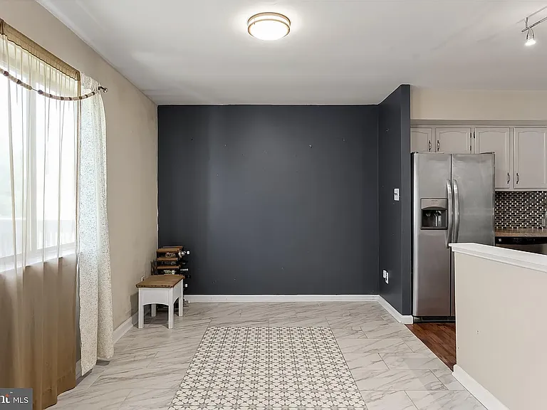 71 Sandra Rd — Photo 6