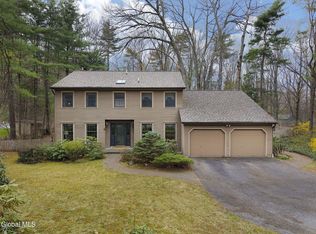 51 Robinwood Dr, Clifton Park, NY 12065