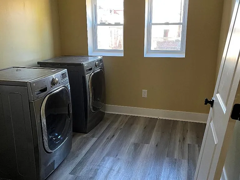 228 S Regester St — Photo 13