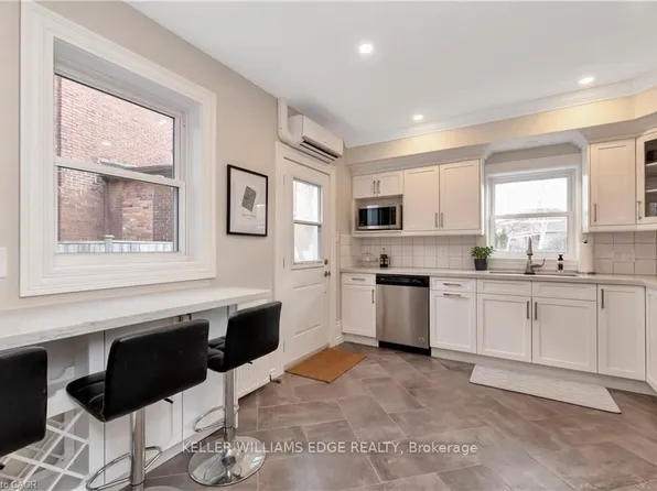 232 Bay St N, Hamilton, ON L8R 2R2