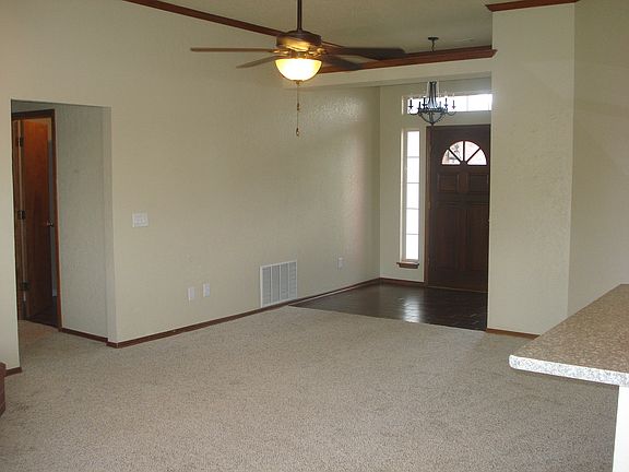 3rd image of 204 SW 141st St