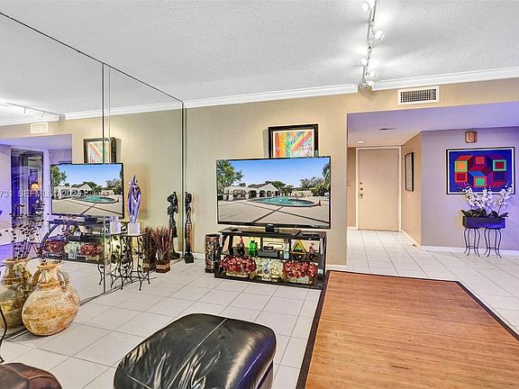 5th image of 337 Ives Dairy Rd APT 12