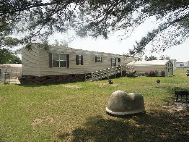 2nd image of 302 Pleasant Pines Dr
