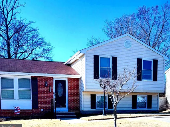8802 Goldentree Ln, Baltimore, MD 21221