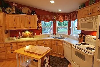 5th image of 551 E Wood Ln