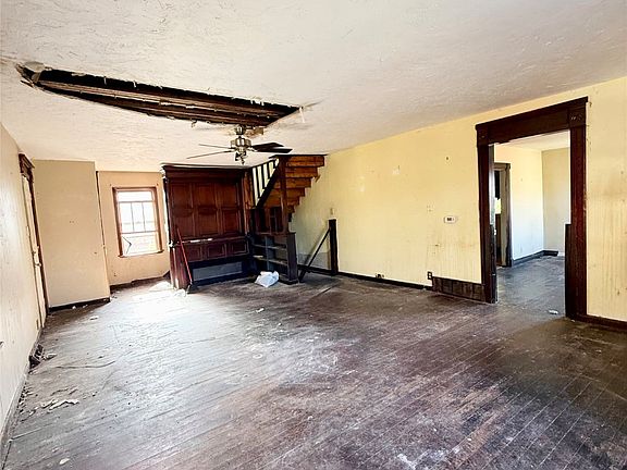 4th image of 3634 SW 4th St