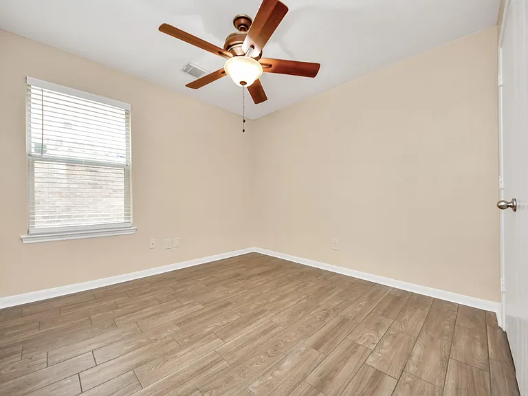 3815 Pebble Garden Ln — Photo 9