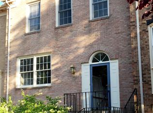 4666 Luxberry Dr, Fairfax, VA 22032