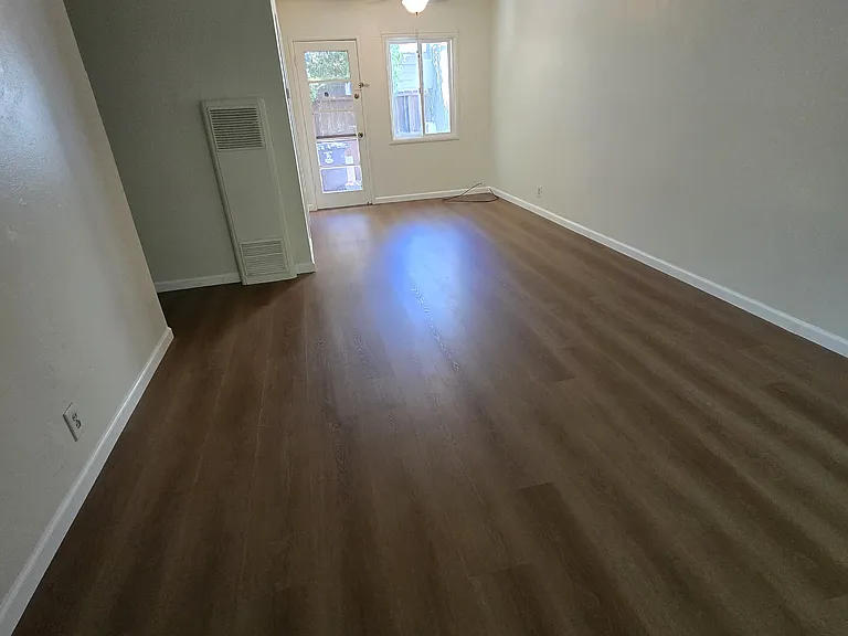 844 Adams St — Photo 20
