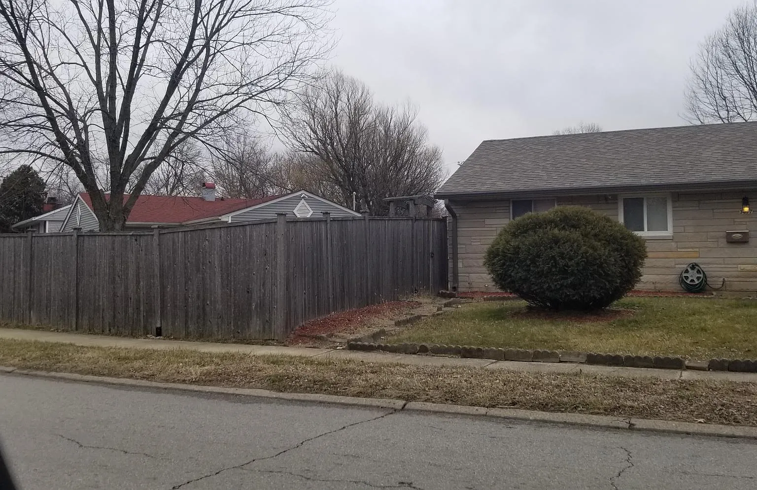 3 bed, 1200 sqft, $1,550 — Photo 2