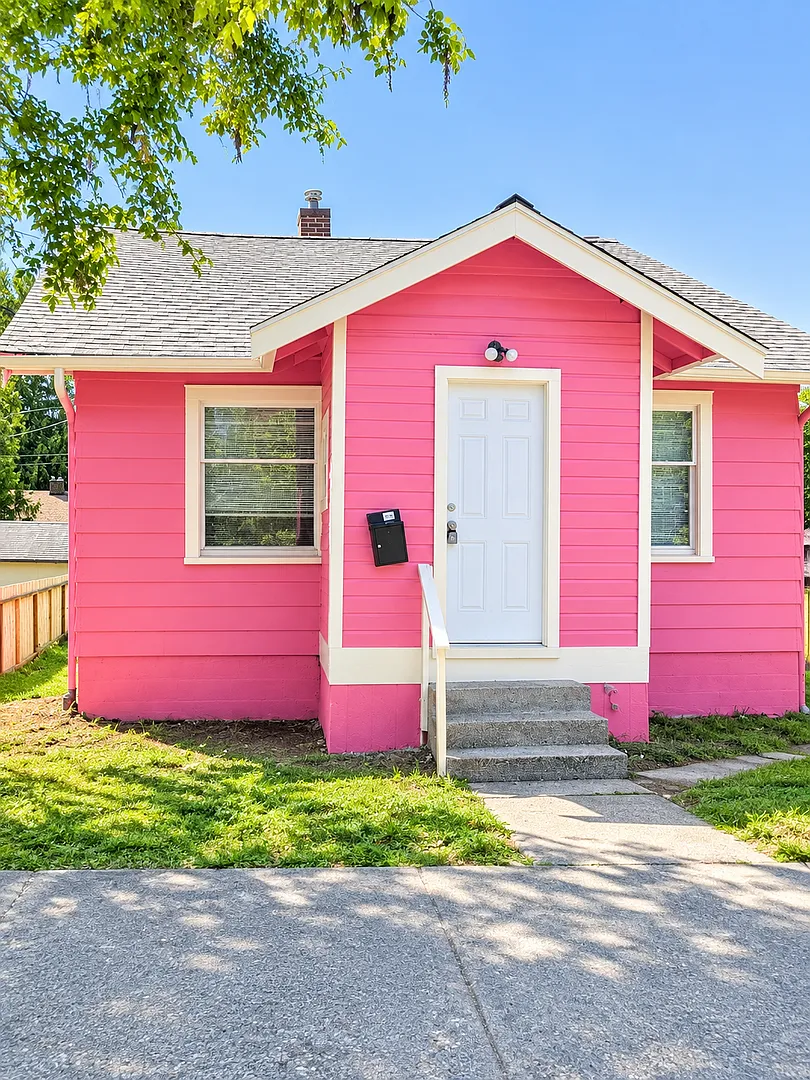 Limited-Time Offer: $25 Application Fee, Apply Today! Spacious 6 Bedroom, 2 Bathroom Home! — Photo 1