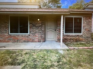 418 Oakwood Ln, Arlington, TX 76012