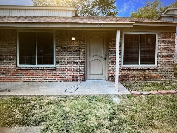 418 Oakwood Ln, Arlington, TX 76012