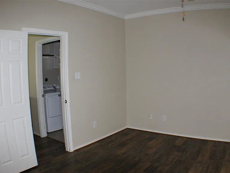 6431 Densberry Ln — Photo 35