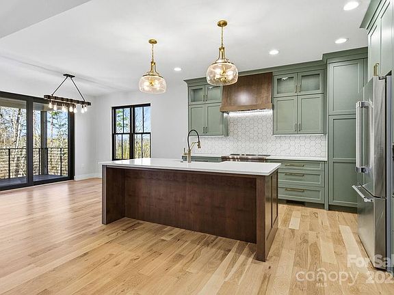 5th image of 202 Westridge Farm Rd #4