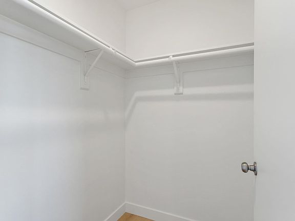 4th image of 707 W 80th St #80-705FE