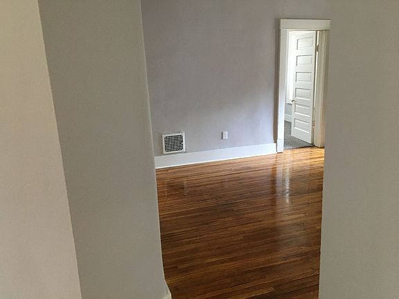 4th image of 16 Packard Ave SE