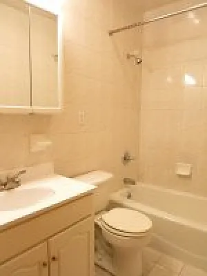 Rented by Bohemia Realty Group | media 32