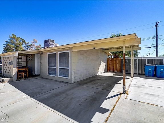 3rd image of 2994 Burnham Ave