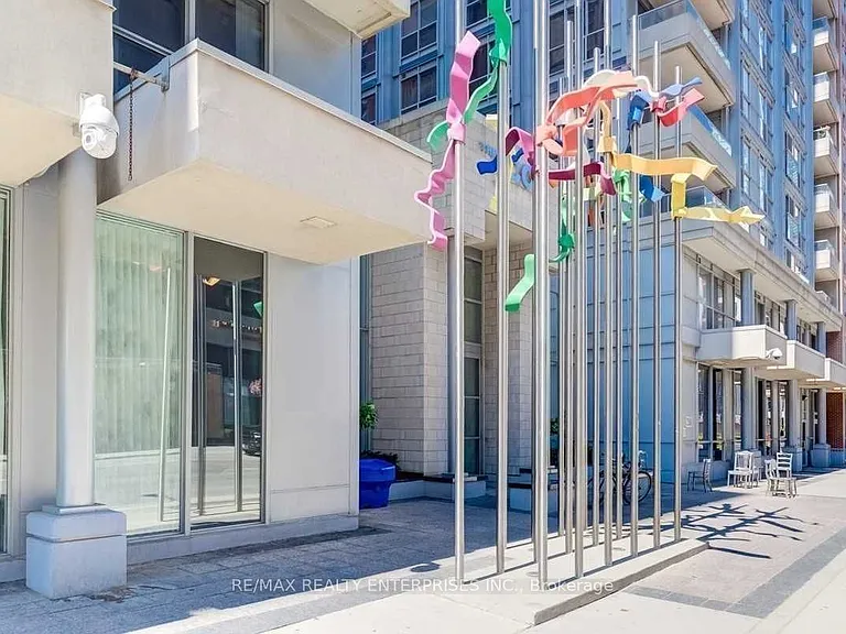 250 Wellington St W #436 — Photo 31