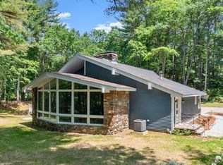 10 Library Ln N, Sturbridge, MA 01566