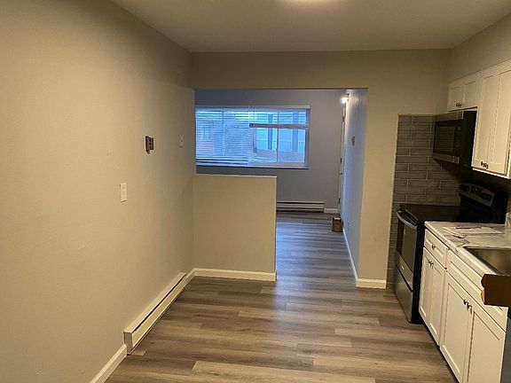 5th image of 2358 McCausland Ave #4