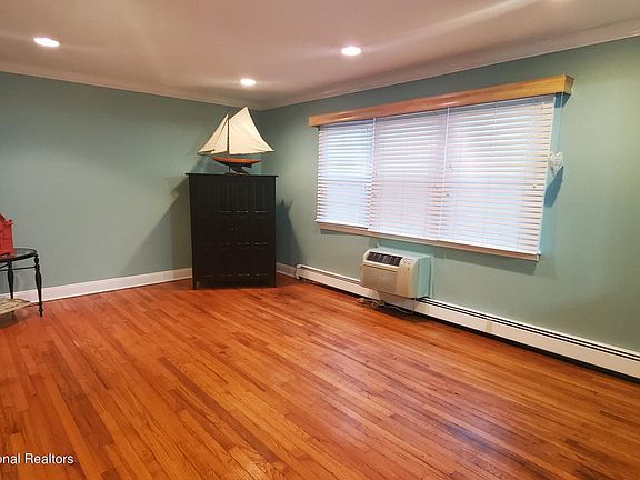 2nd image of 364 Westwood Ave APT 18