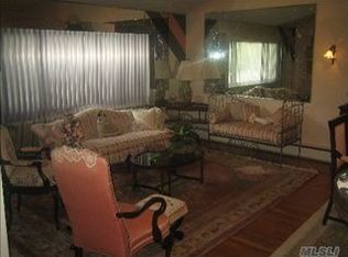 2216 Bellewood Dr, Merrick, NY 11566