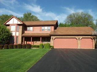 9S029 Landsfield Ave, Downers Grove, IL 60516