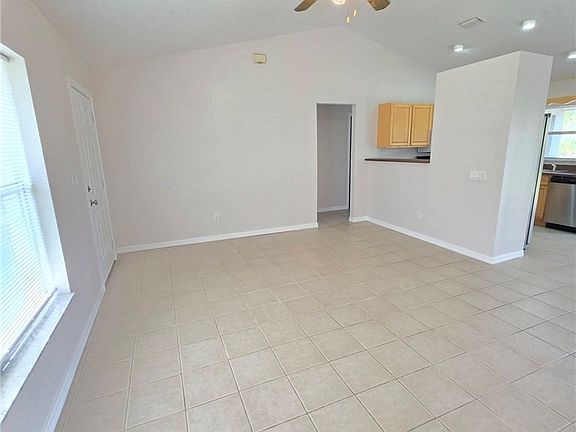 5th image of 3920 Skipper Rd