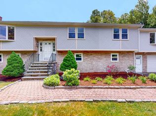 14 Tournament Rd, Natick, MA 01760