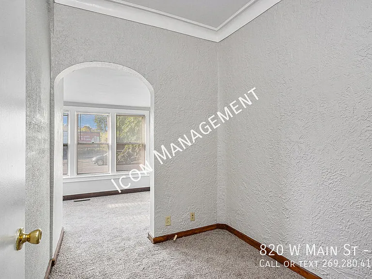 820 W Main St #1 — Photo 9