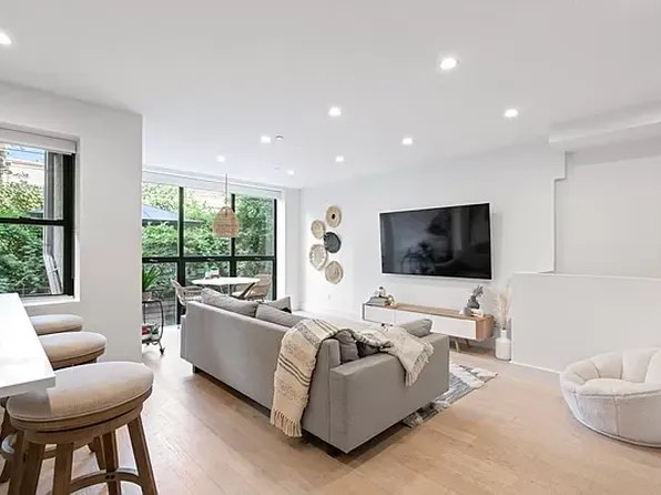 61 Conselyea St APT B1, Brooklyn, NY 11211