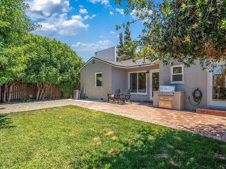 14527 Addison St — Photo 24