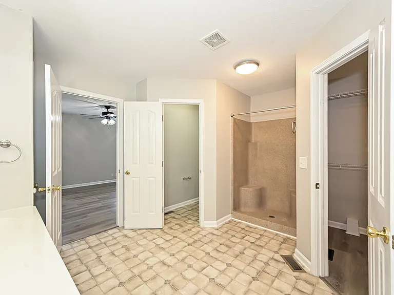 2910 Iona Dr — Photo 11