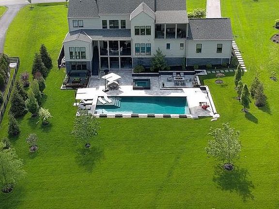 2nd image of 23022 Lavender Valley Ct