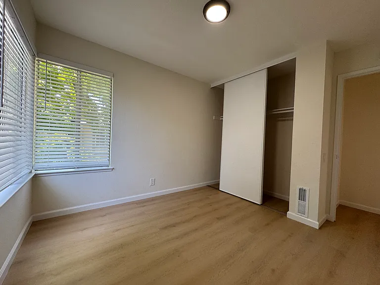 669 Balfour Dr — Photo 17