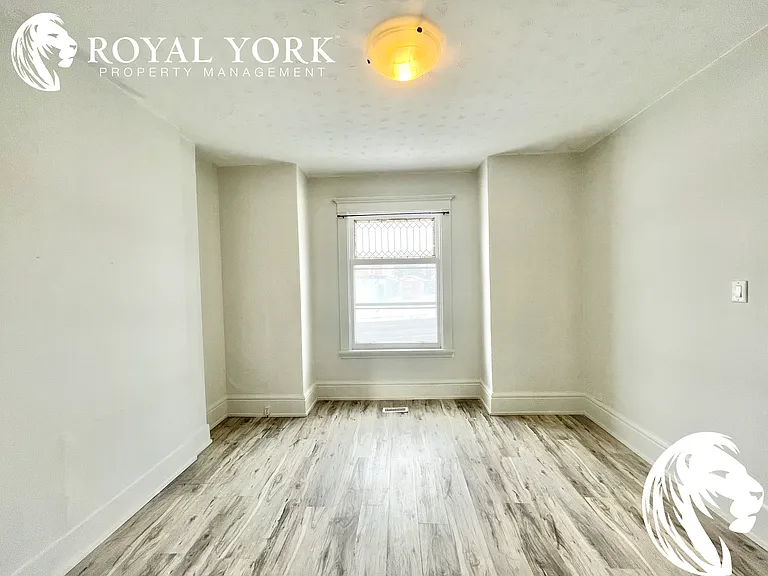 35 Concession St — Photo 10