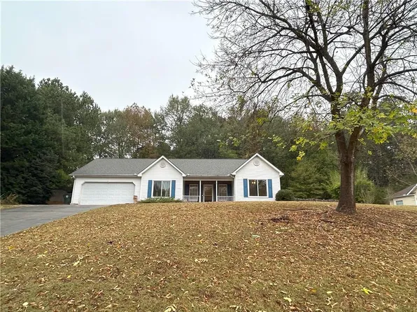 645 Magnolia Dr, Loganville, GA 30052
