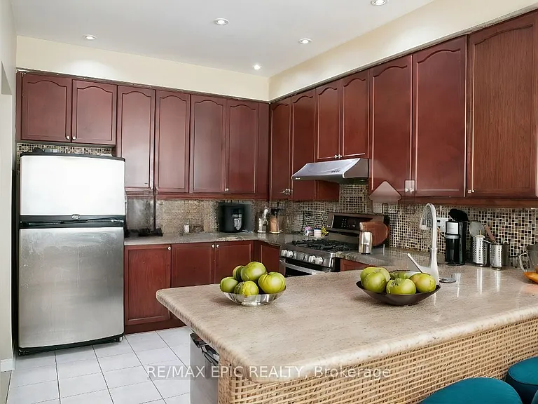 45 Golden Meadow Dr — Photo 3