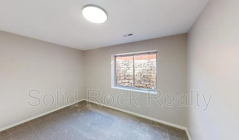 8450 Camfield Cir — Photo 21
