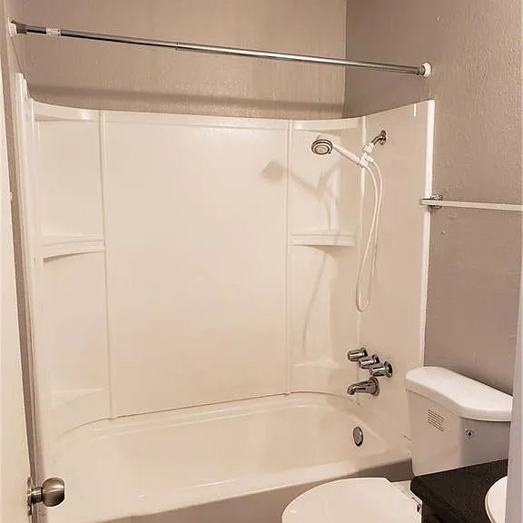 2304 Cedrick Cv #B — Photo 7